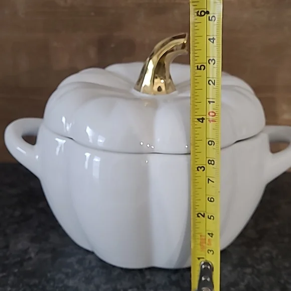 White Ceramic "Pumpkin" Shaped .8 Quart Dip/Soup Dish with Lid - Picture 10 of 13
